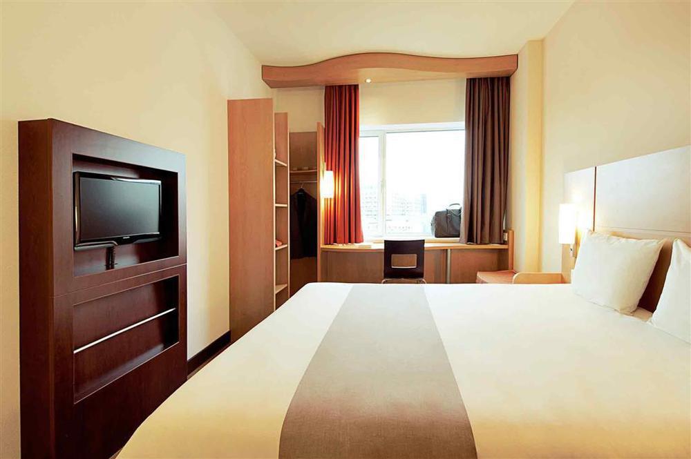 Ibis Nantes Centre Gare Sud Hotel Room photo